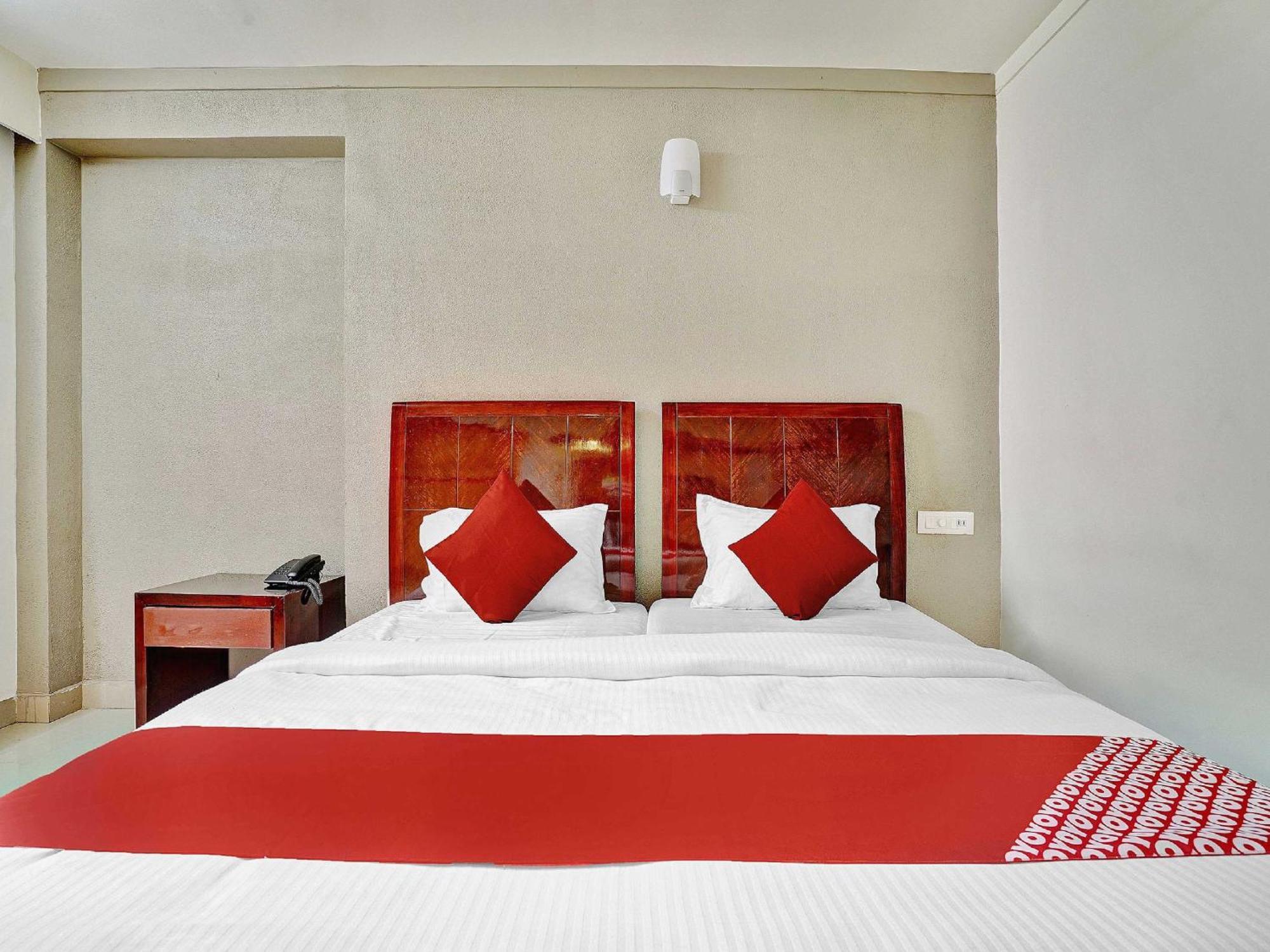 Hotel O Aec Residency Mararikulam Buitenkant foto