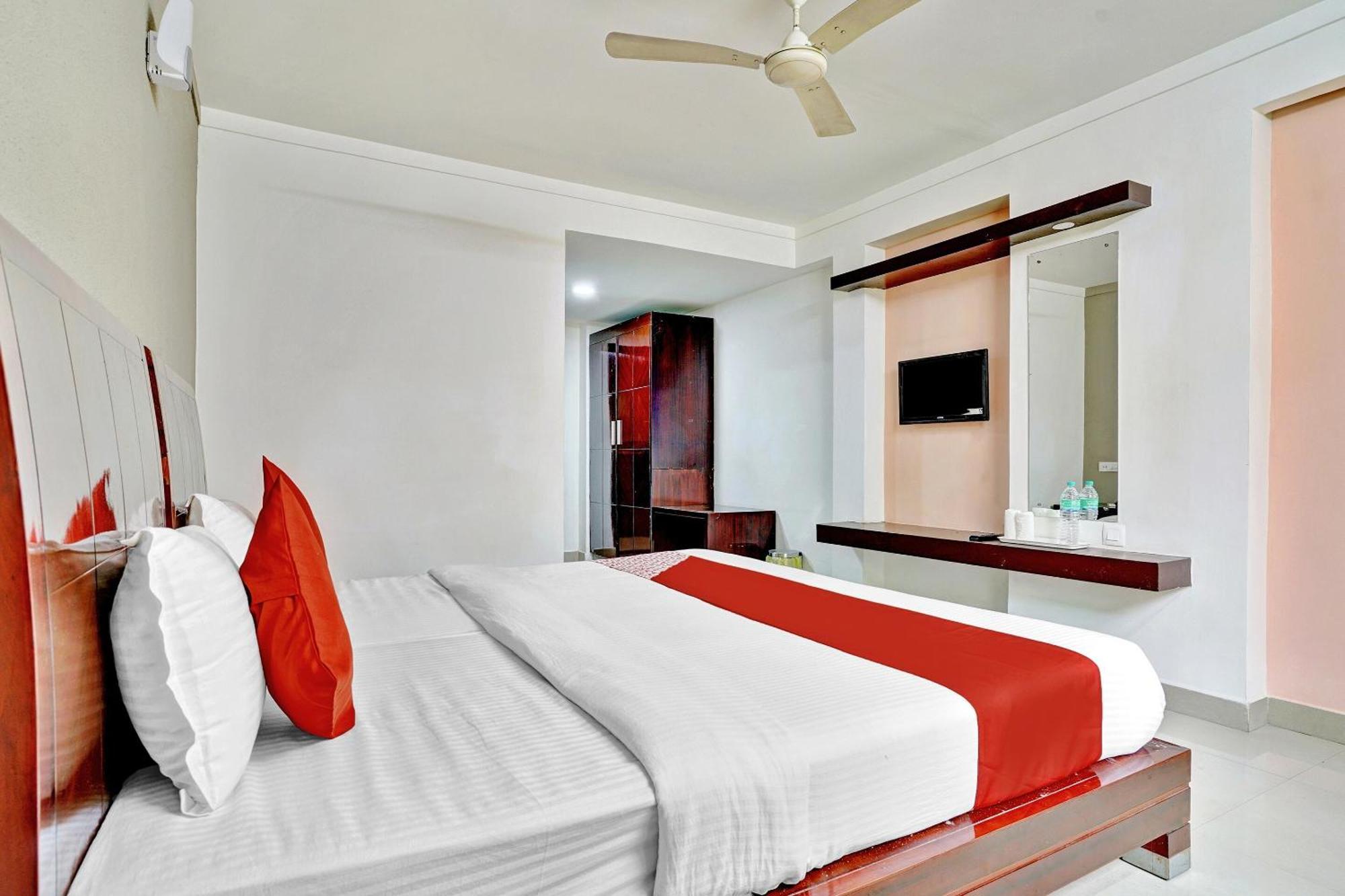 Hotel O Aec Residency Mararikulam Buitenkant foto