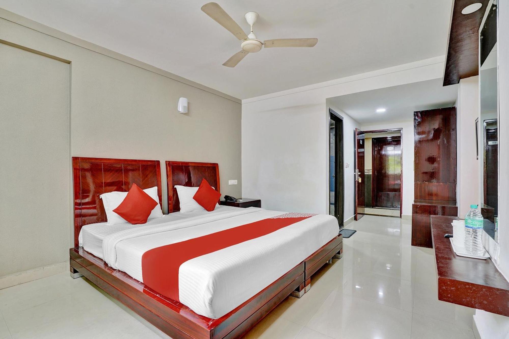 Hotel O Aec Residency Mararikulam Buitenkant foto