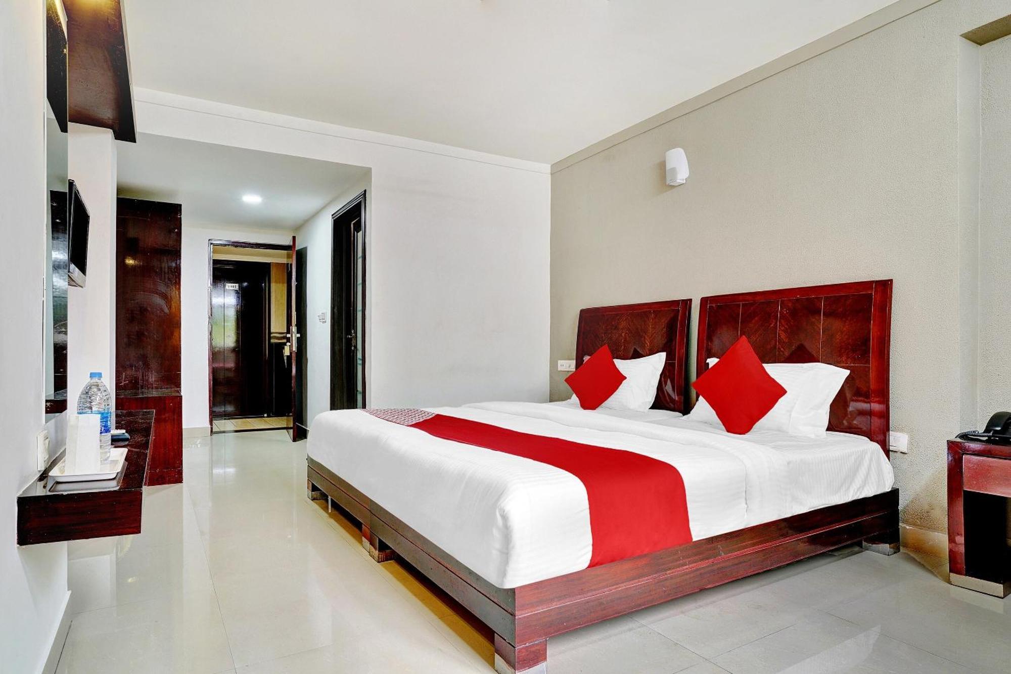 Hotel O Aec Residency Mararikulam Buitenkant foto